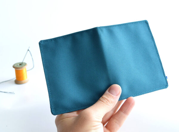 Portofel Slim Boy pentru buletin din material sintetic upcycled, teal (turcoaz inchis) - imagine 2