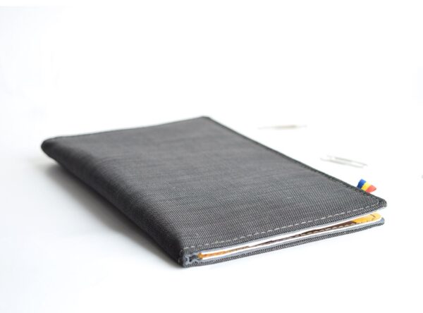 Portofel Vegan Slim Bifold, inalt, din material sintetic upcycled, gri - imagine 4