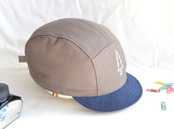 Sapca strapback cu broderie frontala si cozoroc moale