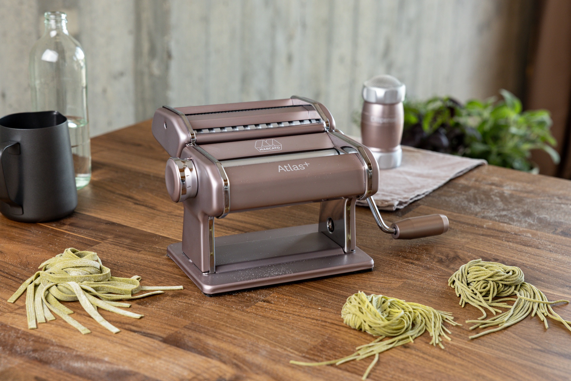 Masina de paste Marcato ATLAS 150 - POWDER PINK Plus | Domestika.ro