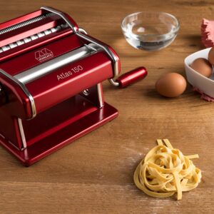 Set Masina de paste Marcato RED PLUS si Pastawheel RED | Domestika.ro
