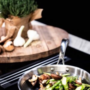 Tigaie de inox ELO Relief, 24 cm, antiaderenta, indestructibila, tehnologie Weilburger C3 honeycomb | Domestika.ro