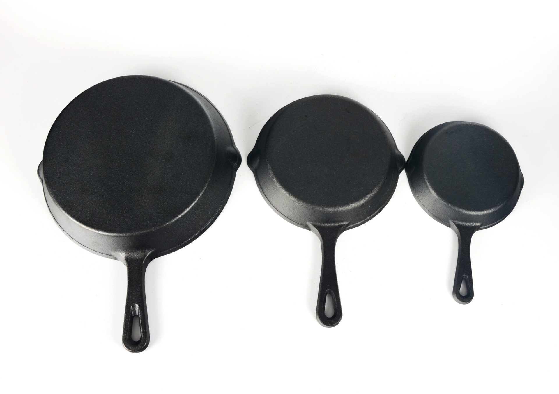Set de 3 tigai din fonta Eternity 16x3, 19.5x4 si 25x5 cm | Domestika.ro